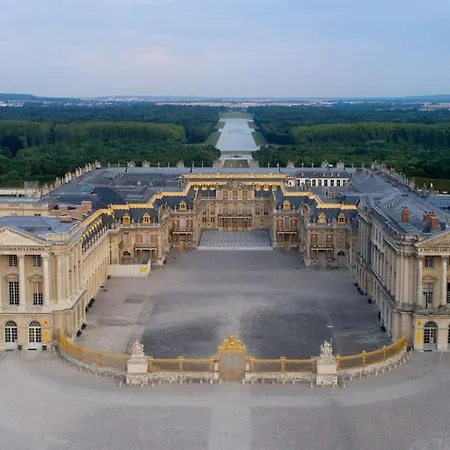 Cosy Fleur De Lys * Versailles